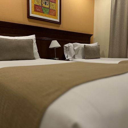 Ritz Hotel เมนโดซา ภายนอก รูปภาพ